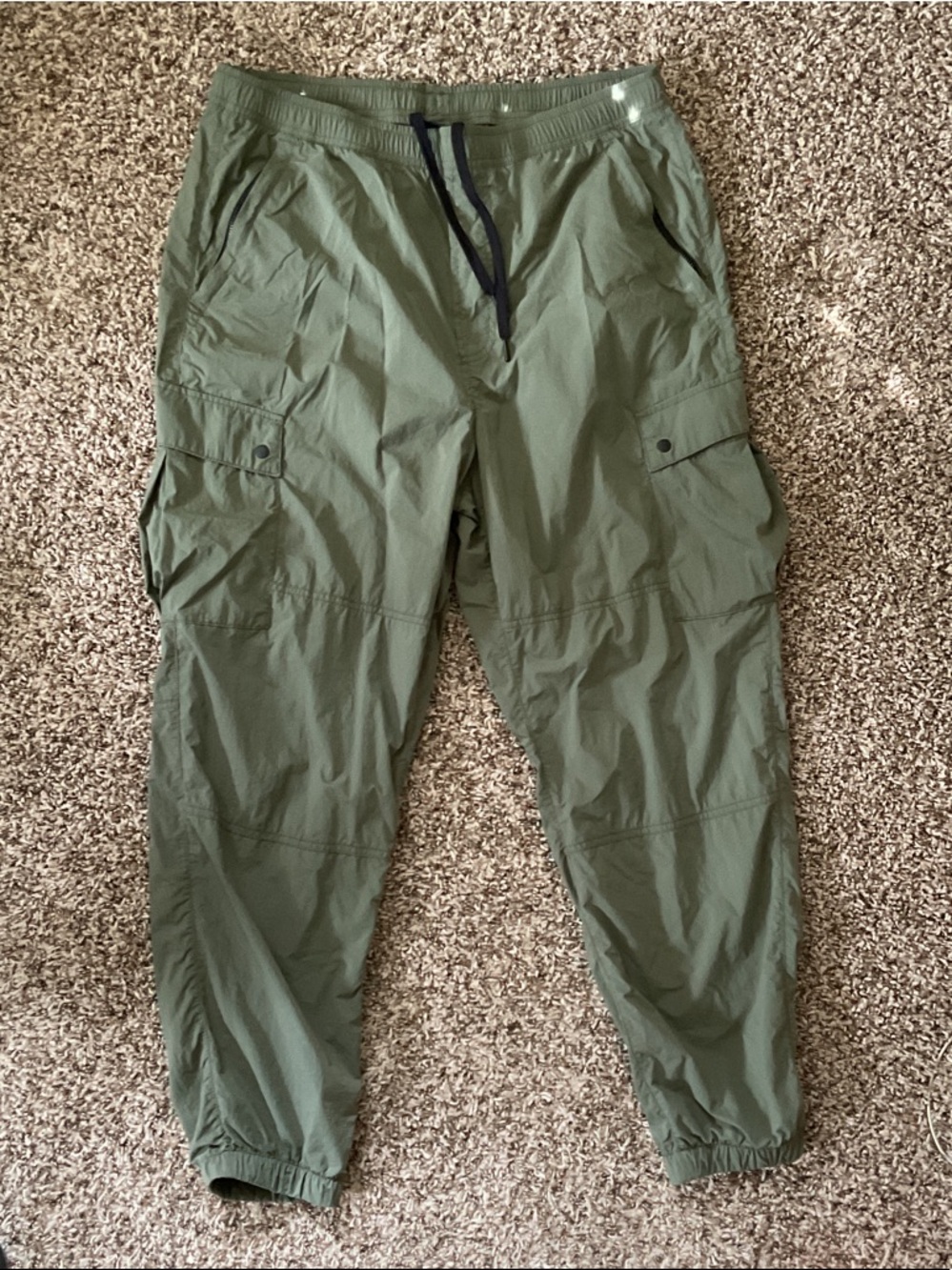 GAP Men's Olive Cargo Joggers with Drawstring
